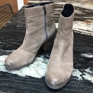 Clark's Artisan Stacked Heel Nubuck Bootie